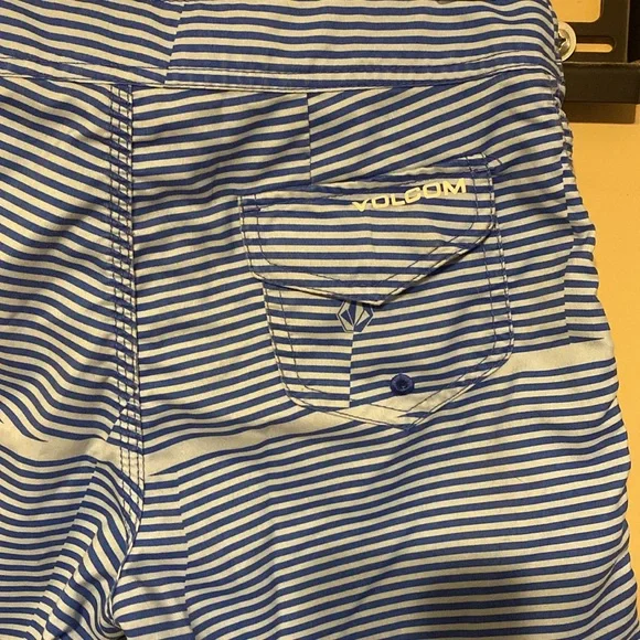 Volcom trunks. - Picture 5 of 5
